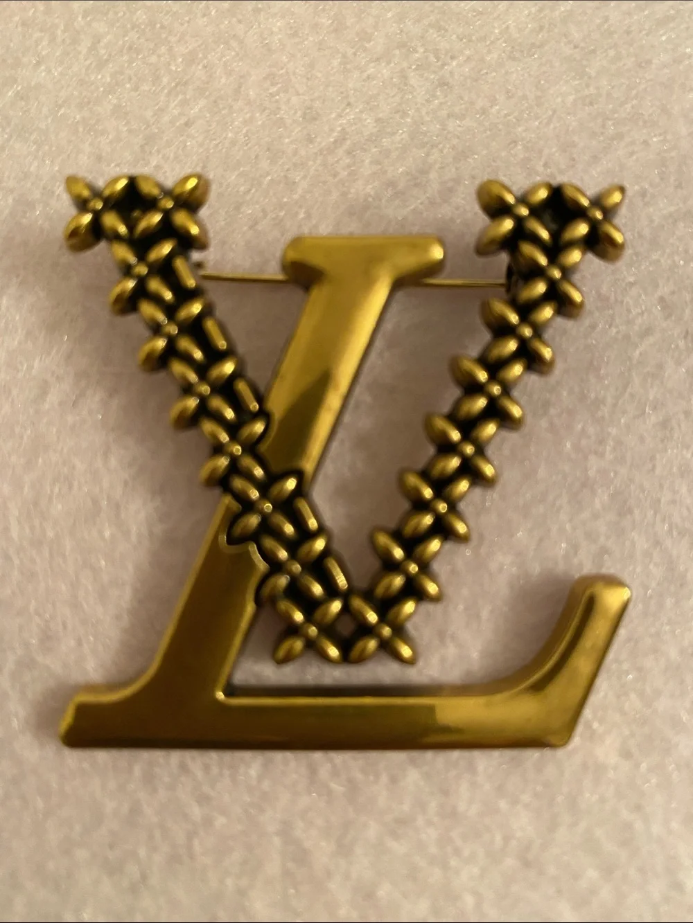Fashion Jewelry Louis Vuitton Gold Floral Chain LV Logo Pin